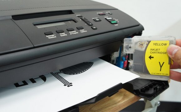 Magnetic ink for inkjet printers